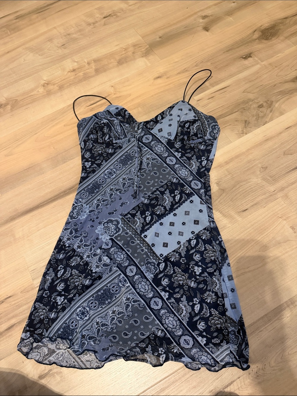 size medium blue patterned mini dress